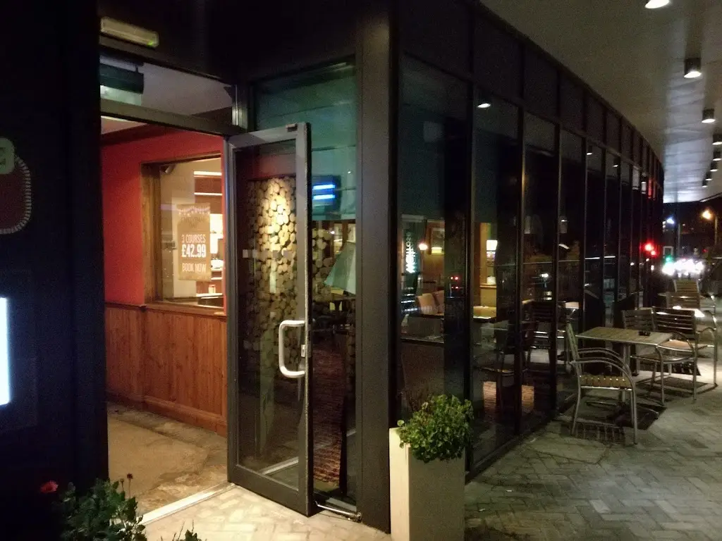 Ormonde Table Table_Exning_slider_image_1