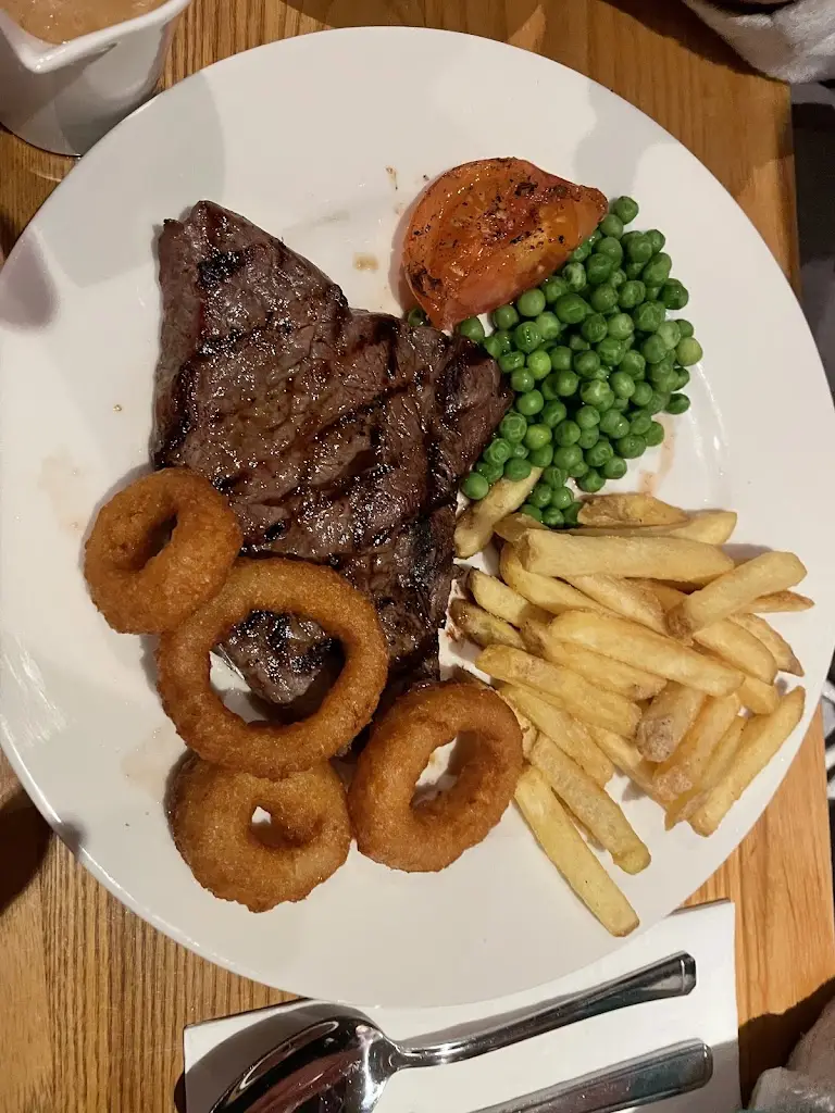 Ormonde Table Table_Exning_slider_image_3