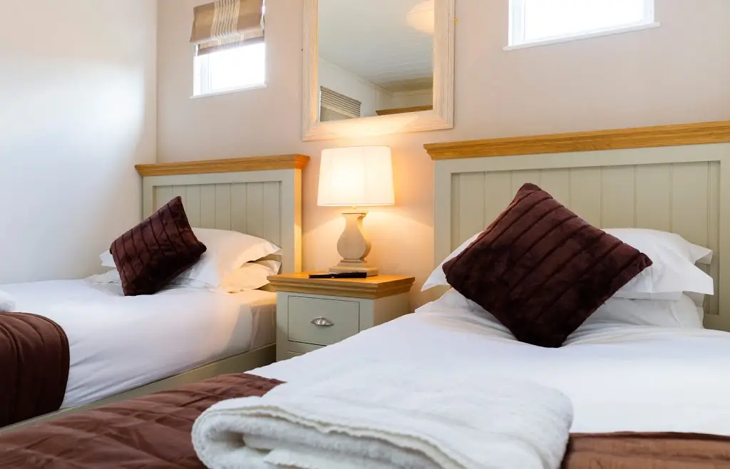 Cheddar Woods Resort & Spa_Axbridge_slider_image_3