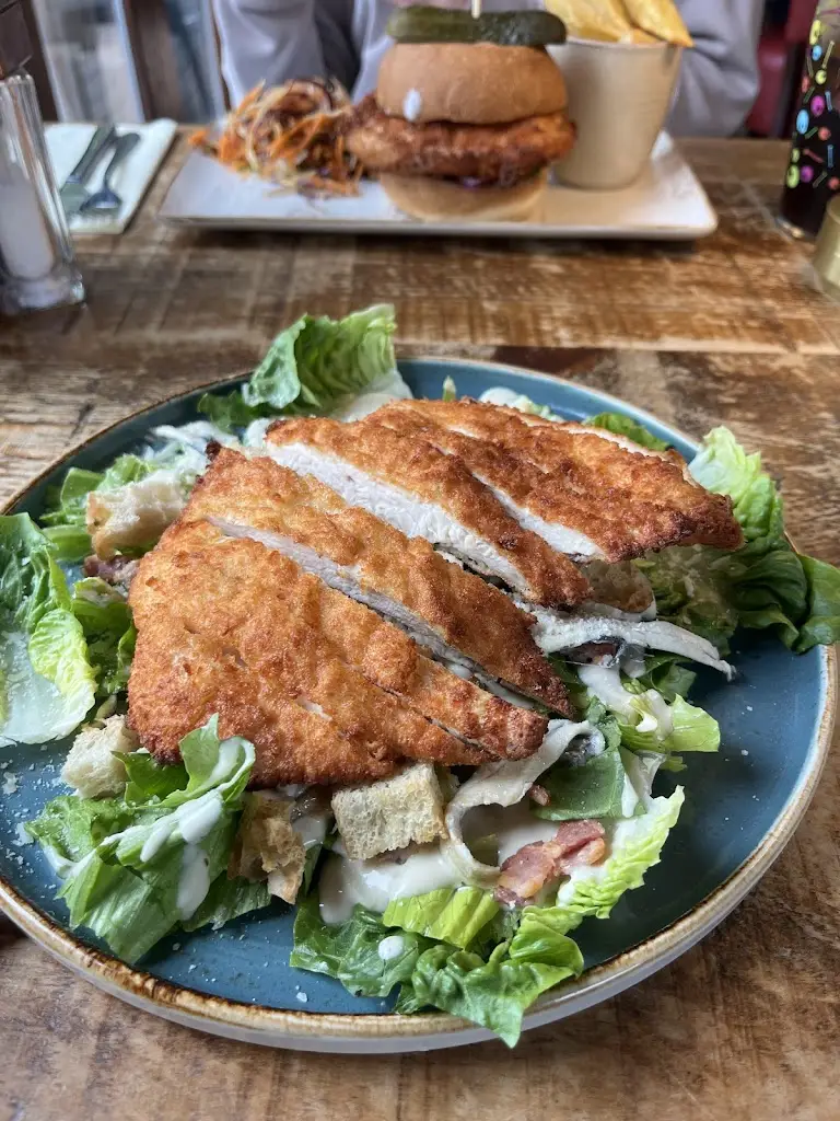 Mollie JM_The Riverside_Farndon_review