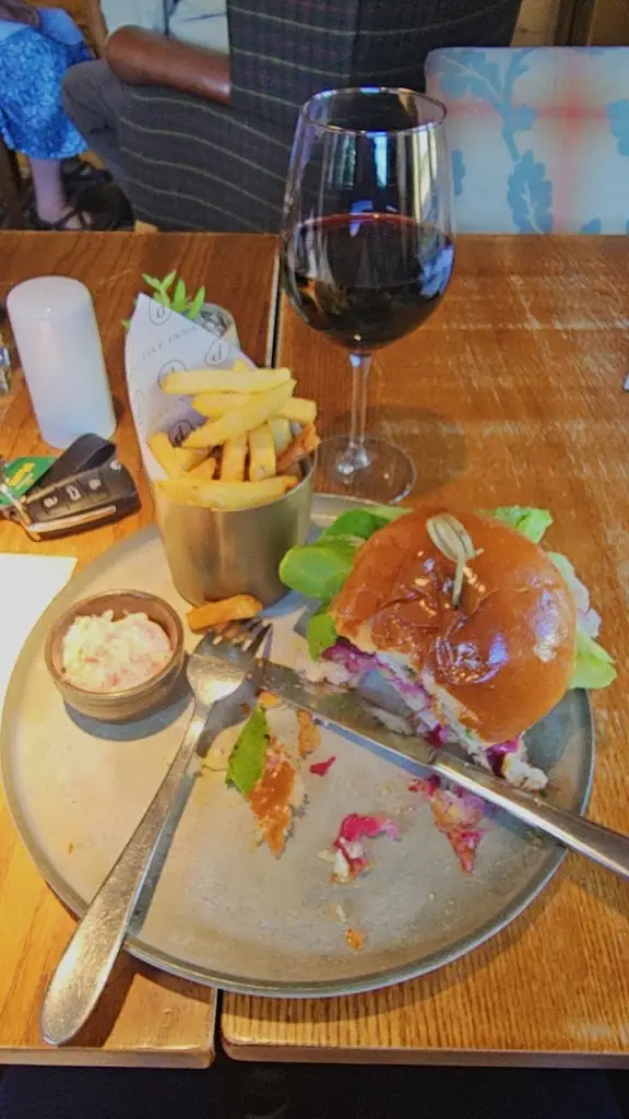 Opah Matunhira_The Riverside_Farndon_review