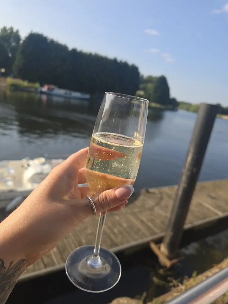 Antonia Bland_The Boathouse at Farndon_Farndon_review
