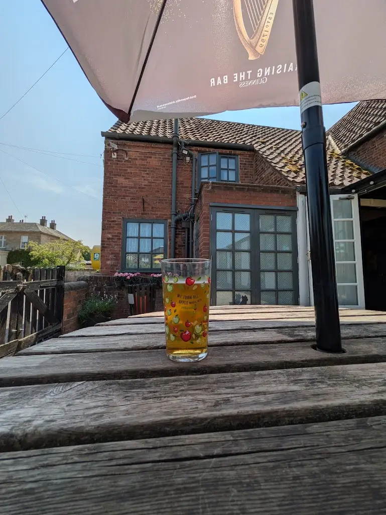 Tony Pleasant_The Plough_Farnsfield_recensione