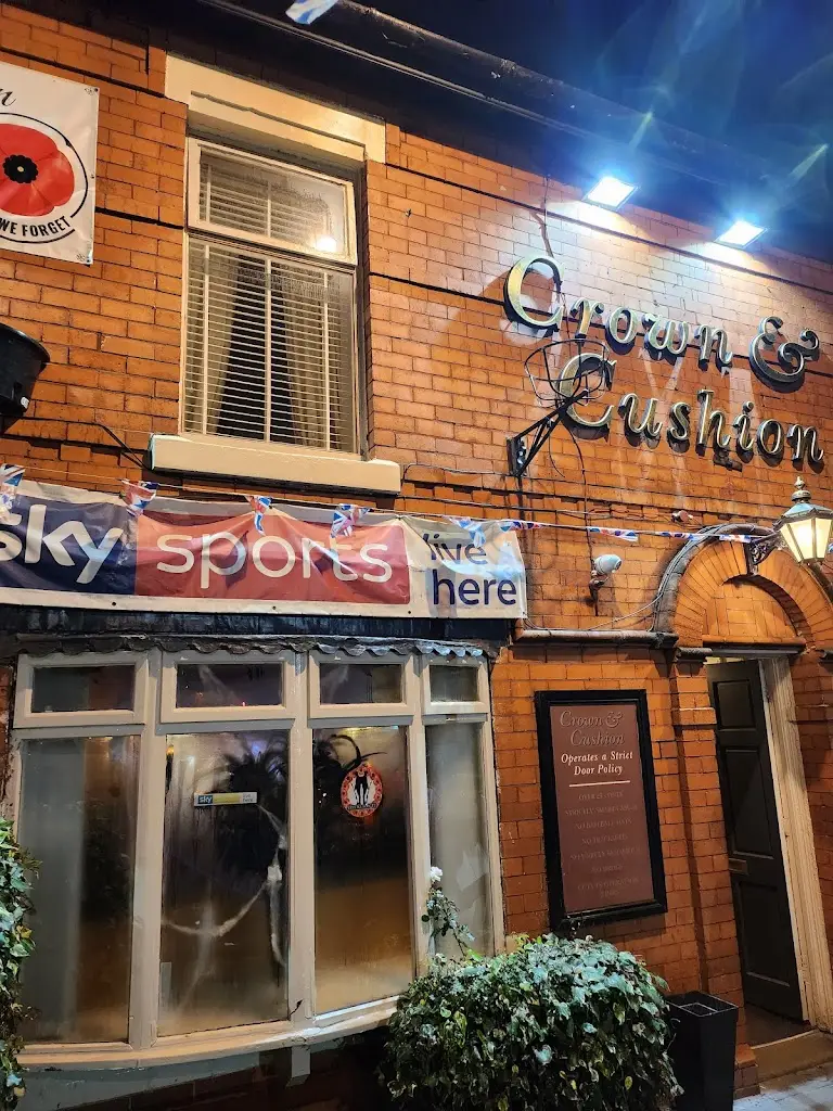 The Crown & Cushion restaurant in Failsworth