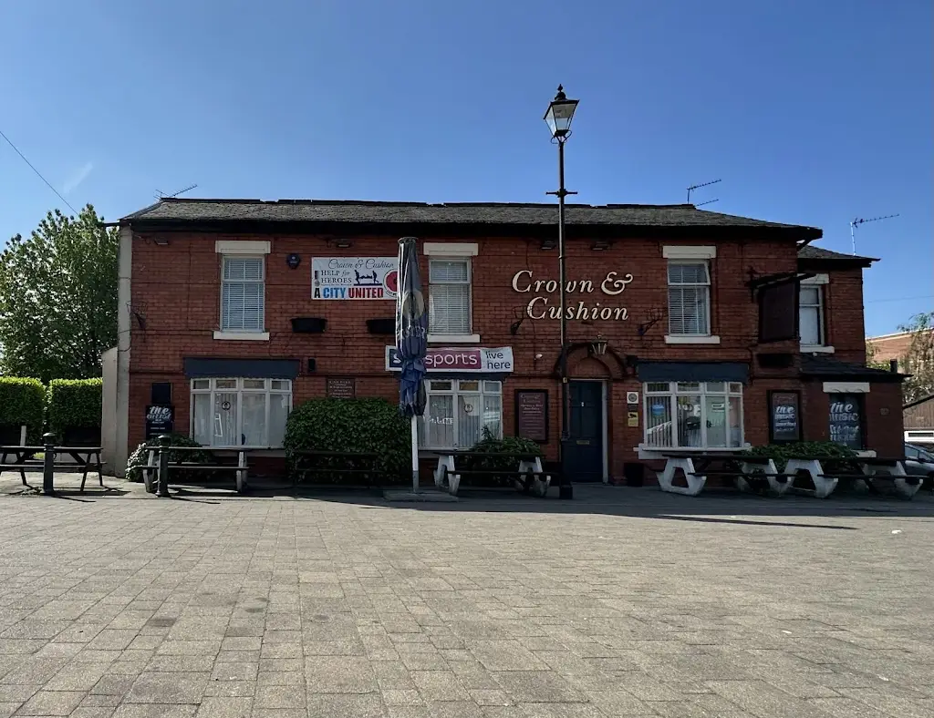 The Crown & Cushion_Failsworth_slider_image_3