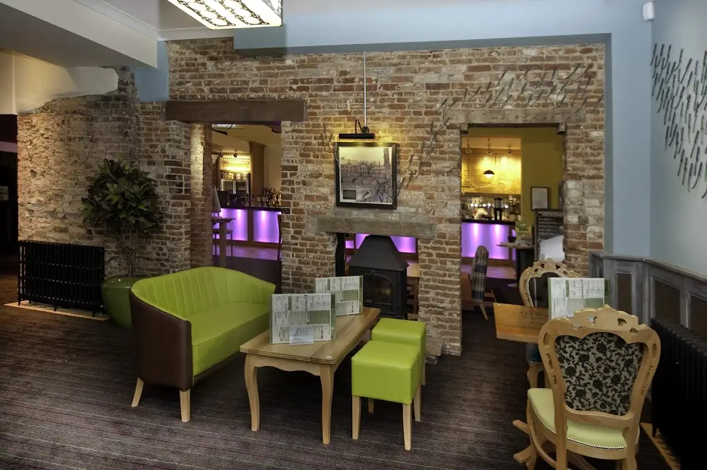 The Limes - JD Wetherspoon_Fakenham_slider_image_1