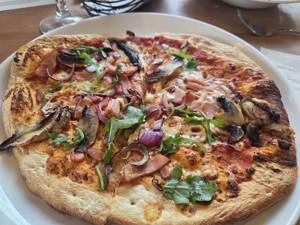 The Limes - JD Wetherspoon_Fakenham_slider_image_2