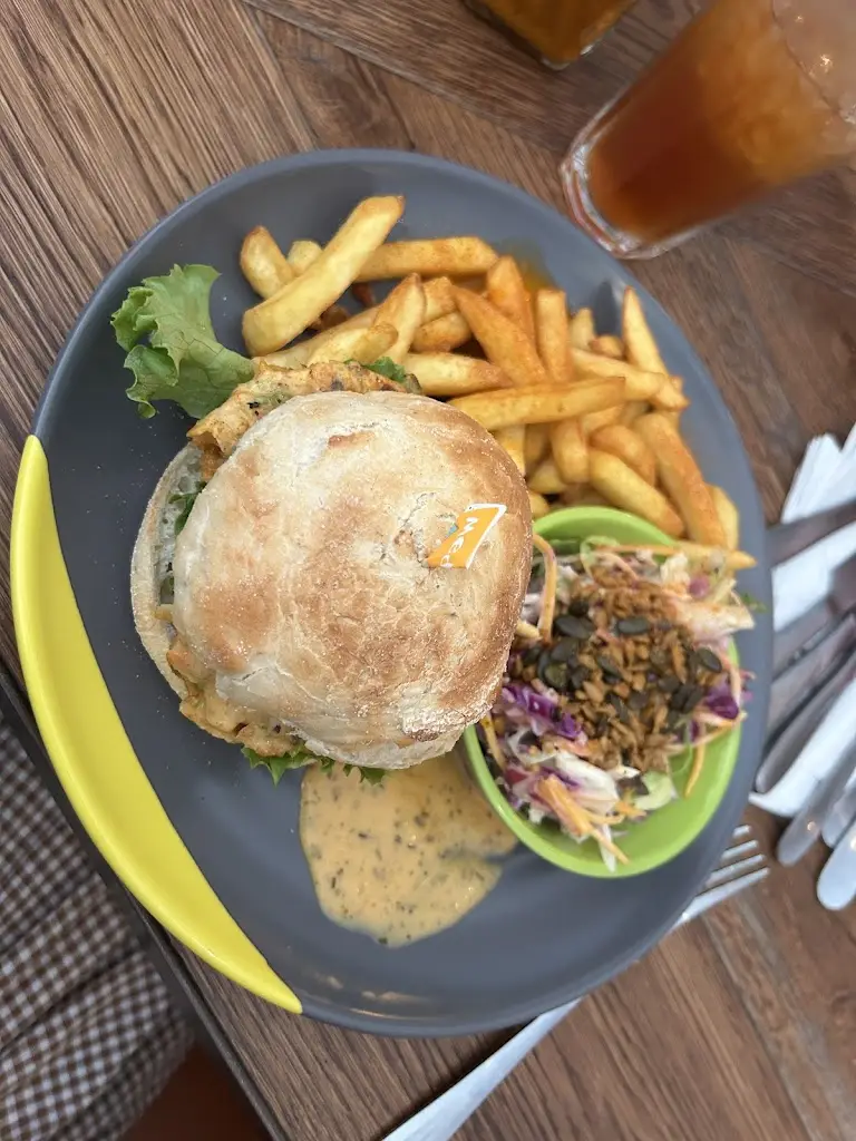 Lottie Wright_Nando's Manchester - Fallowfield_Fallowfield_review