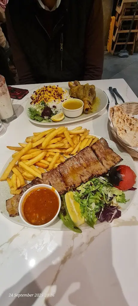 Anisah Abubakr_Walnut Persian Restaurant_Fallowfield_review