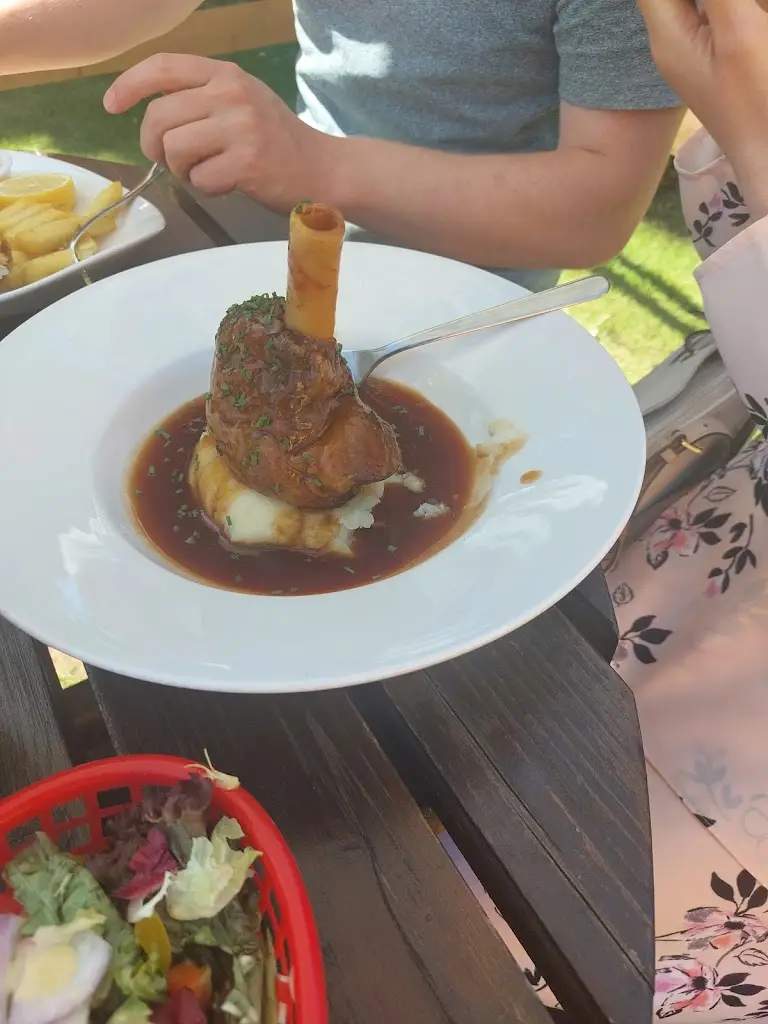 Menu_Sir Henrys_Aveley_image_6