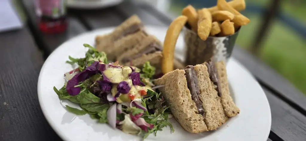 jjpea_Sir Henrys_Aveley_review