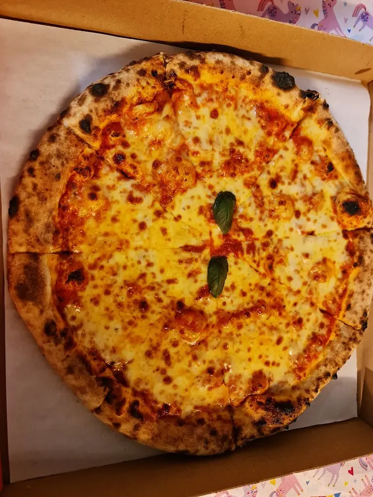 Menu_Fireaway Pizza Fallowfield _Fallowfield_image_8