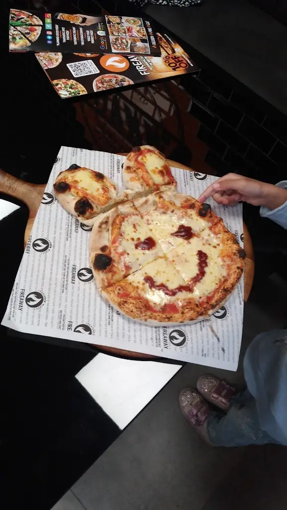 Menu_Fireaway Pizza Fallowfield _Fallowfield_image_9