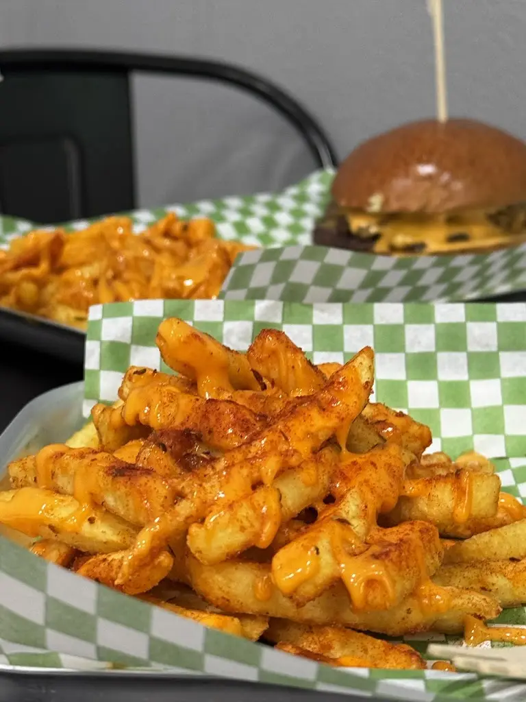 Vitalii Vynnychenko_BURGER-DROP Manchester_Fallowfield_review