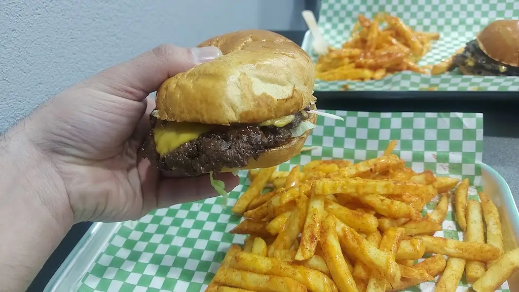 Jawad Ullah Khan_BURGER-DROP Manchester_Fallowfield_review