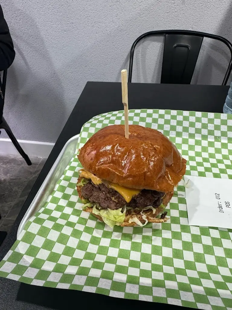 BURGER-DROP Manchester_Fallowfield_slider_image_3