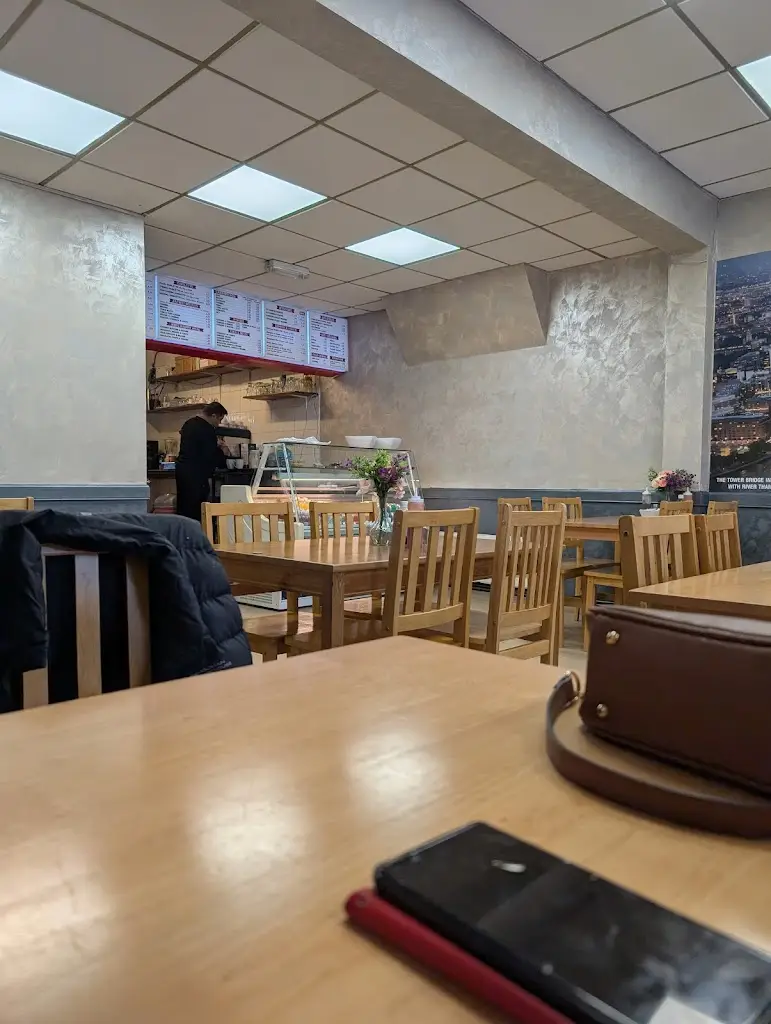 Adem Gultekin_Ali’s cafe restaurant_Aveley_review