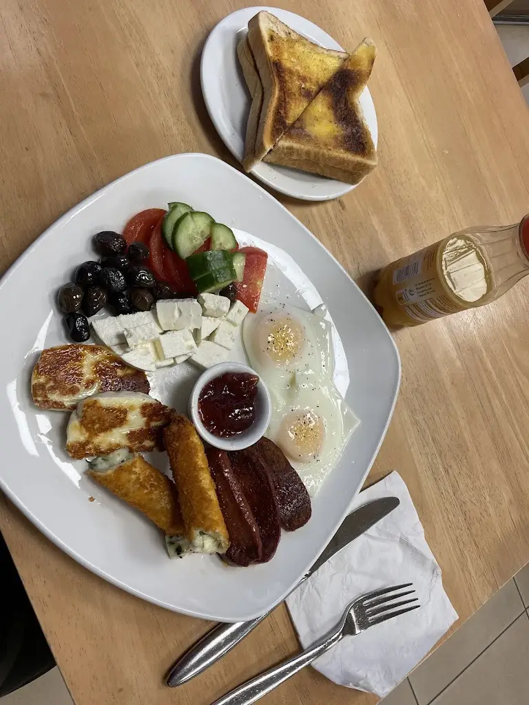 Ali’s cafe restaurant_Aveley_slider_image_3