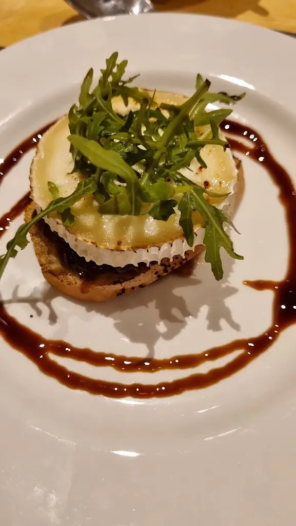 Yasmine Sergent_Avenue 141_Fareham_review