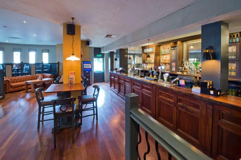 Oast & Squire Beefeater_Fareham_slider_image_1