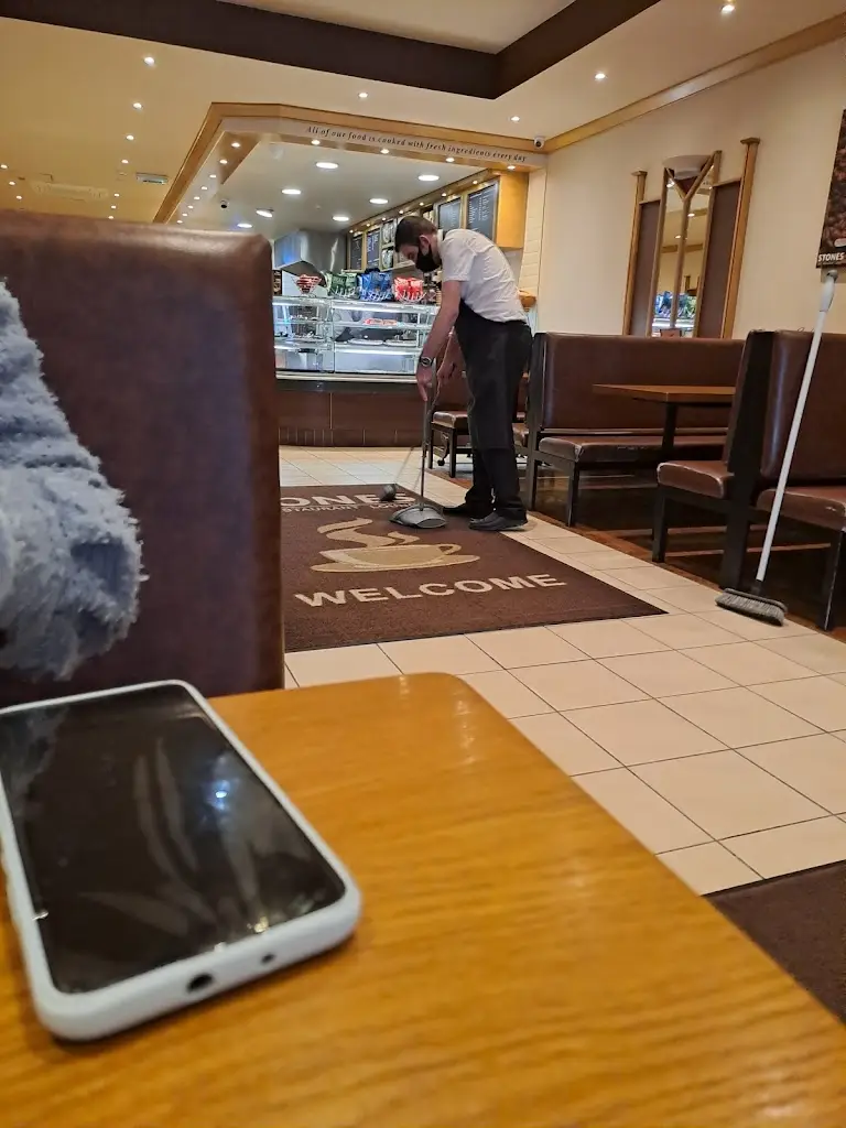 Andrew Rhodes_Stones Cafe_Fareham_review