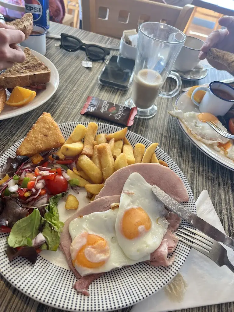 Marta_Breezes Cafe_Fareham_review