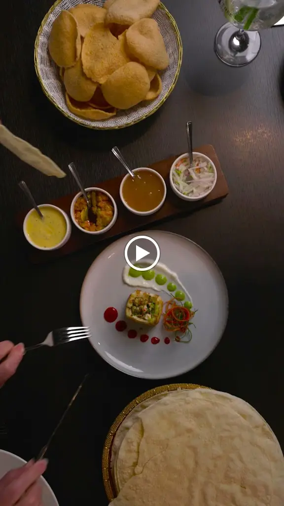 The Snooty Mehmaan_Faringdon_slider_image_2