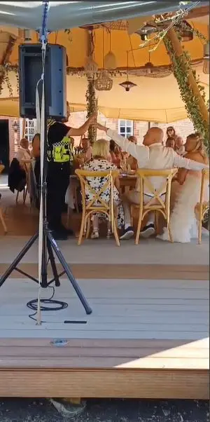 Paula at Singing Waiters in the UK_The Trout at Tadpole Bridge_Faringdon_review