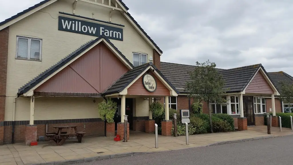 Willow Farm Table Table Restaurant in Aveley