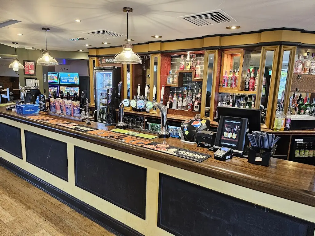 Longwood Tamworth_Fazeley_slider_image_1