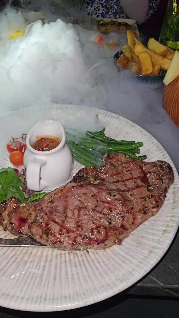 Paparazzi Restaurant_Fazeley_slider_image_2