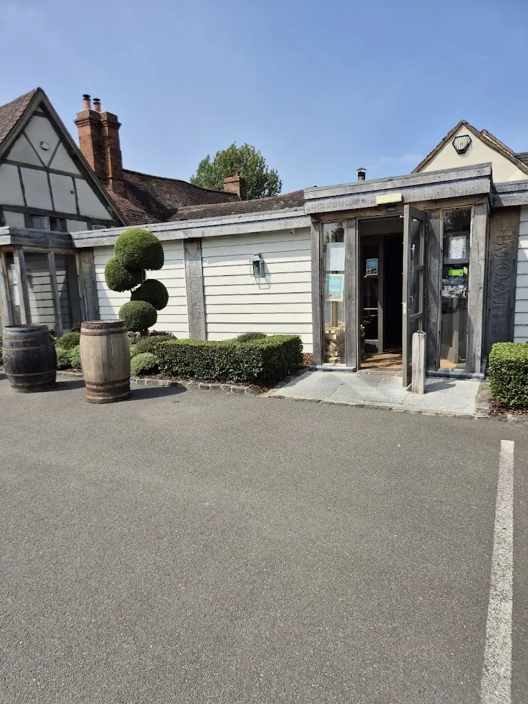 Shaun Dineen_The Moat House Inn_Alcester_review