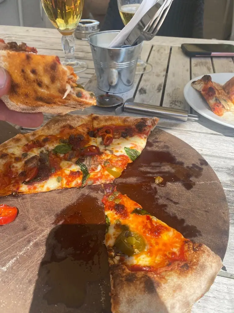 Cardi Andrews_The Moat House Inn_Alcester_review