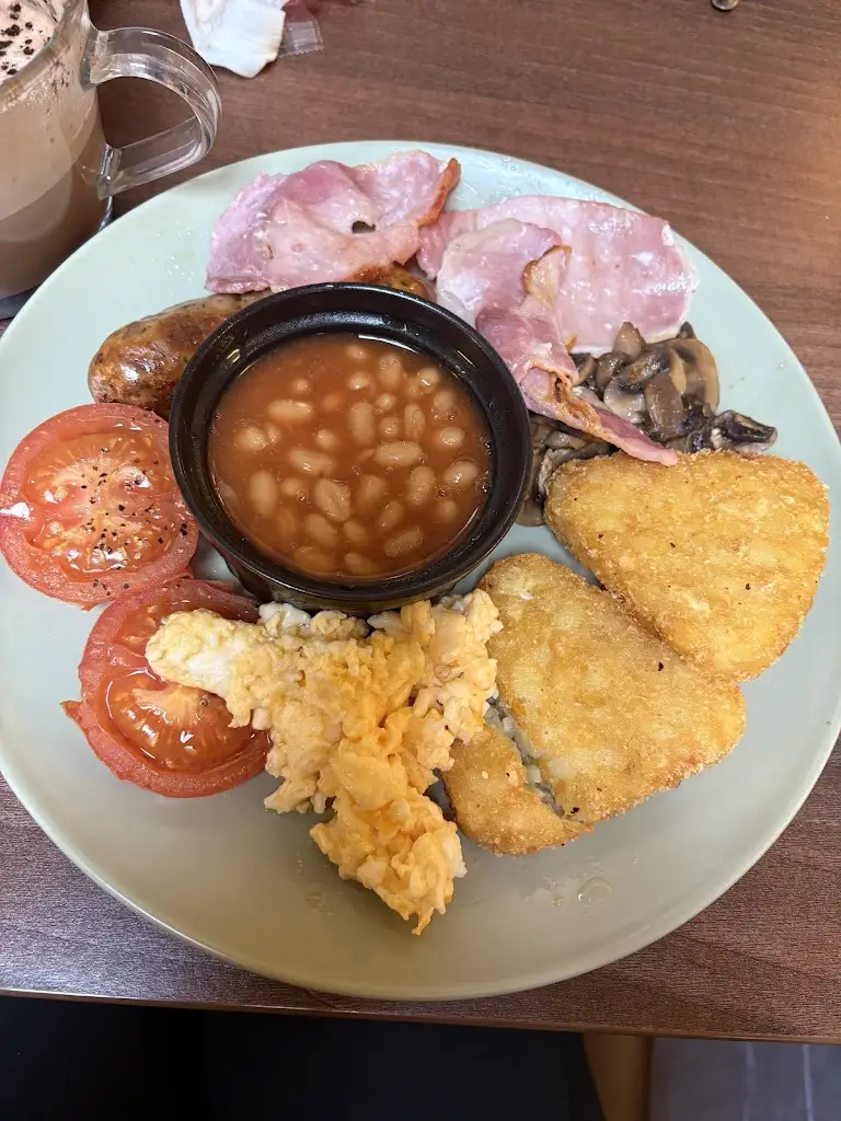 Edwards Cafe_Feltwell_slider_image_3