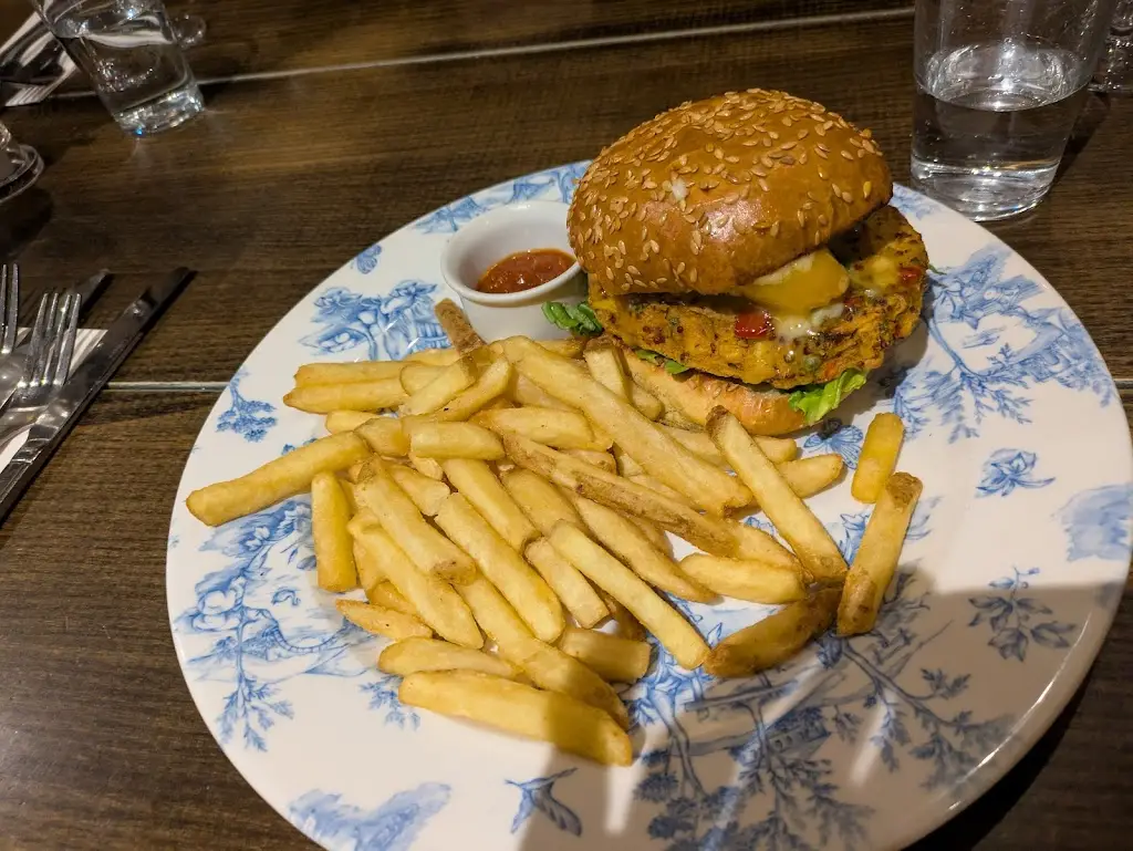 Rachel Eden_Royal Oak_Farnham Royal_review