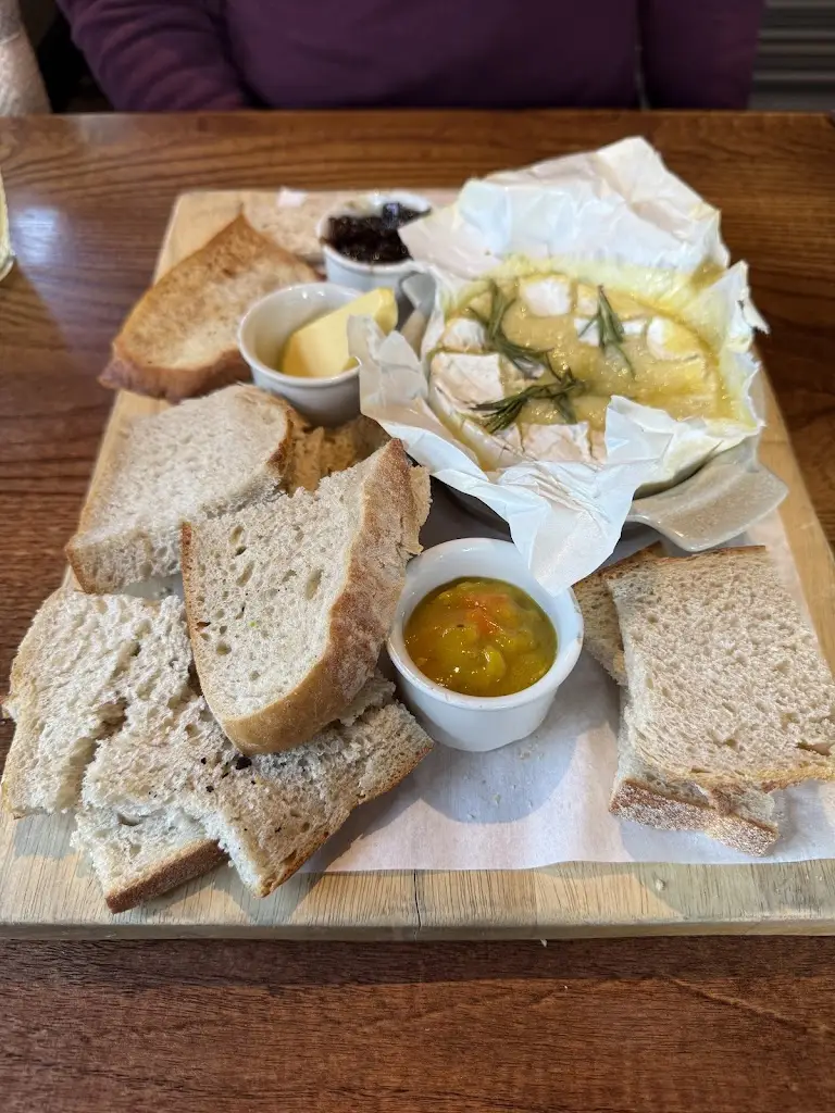 Kellyn Eagan_Royal Oak_Farnham Royal_review