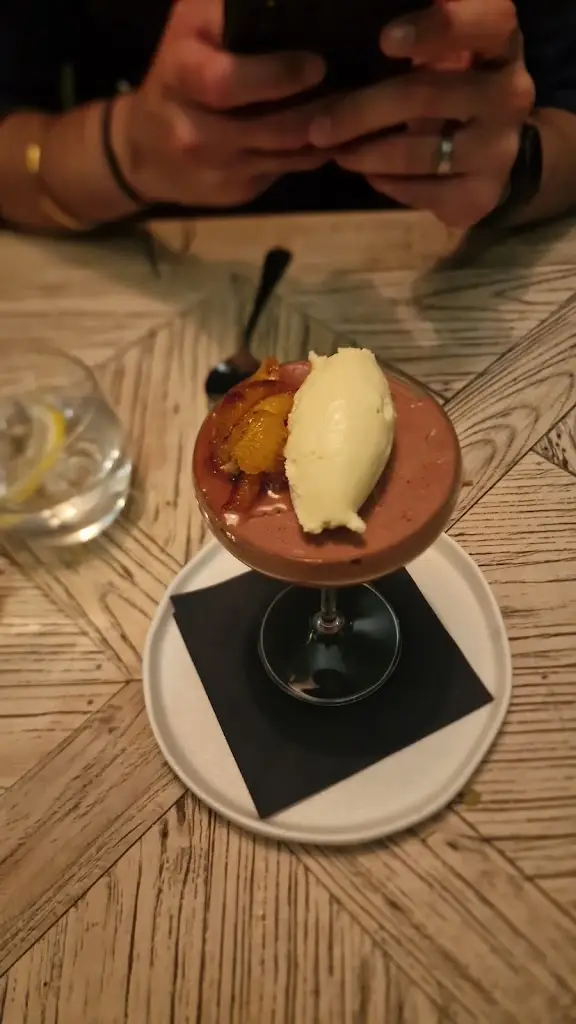 Saanya Bhalla_The Foresters_Farnham Royal_review