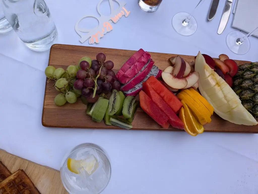 Amy Spires_The Foresters_Farnham Royal_review