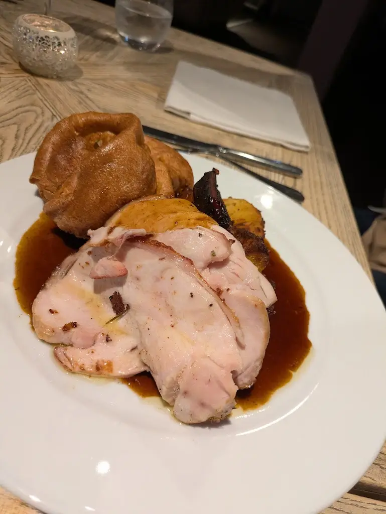 The Foresters_Farnham Royal_slider_image_3