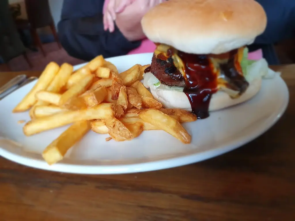 The Dukes Head_Farnham Royal_slider_image_2