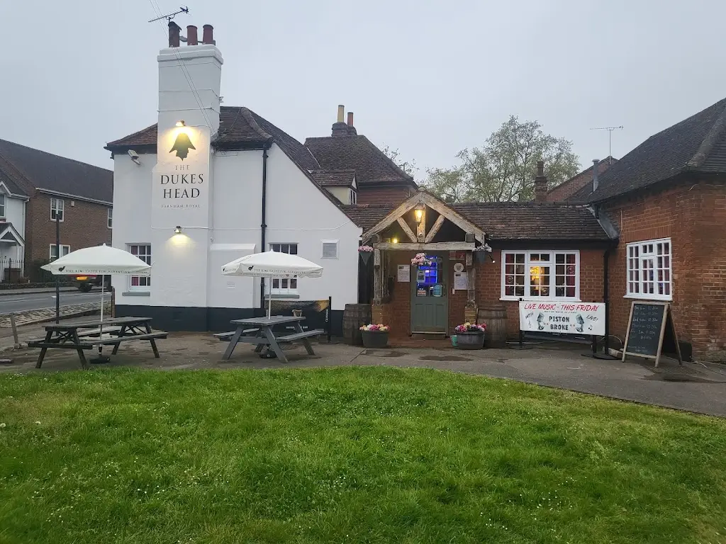 The Dukes Head_Farnham Royal_slider_image_3