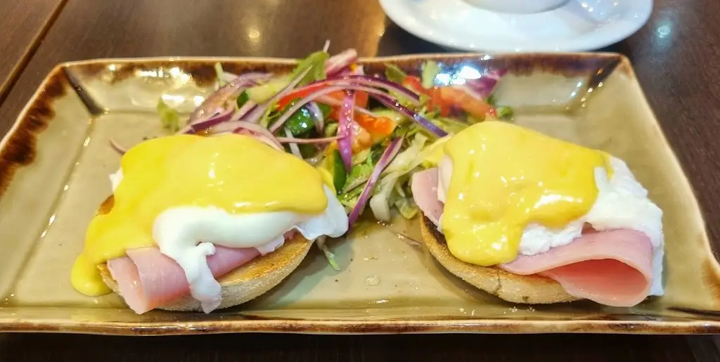 Dean Brown_Duran's Cafe_Farnham Royal_review