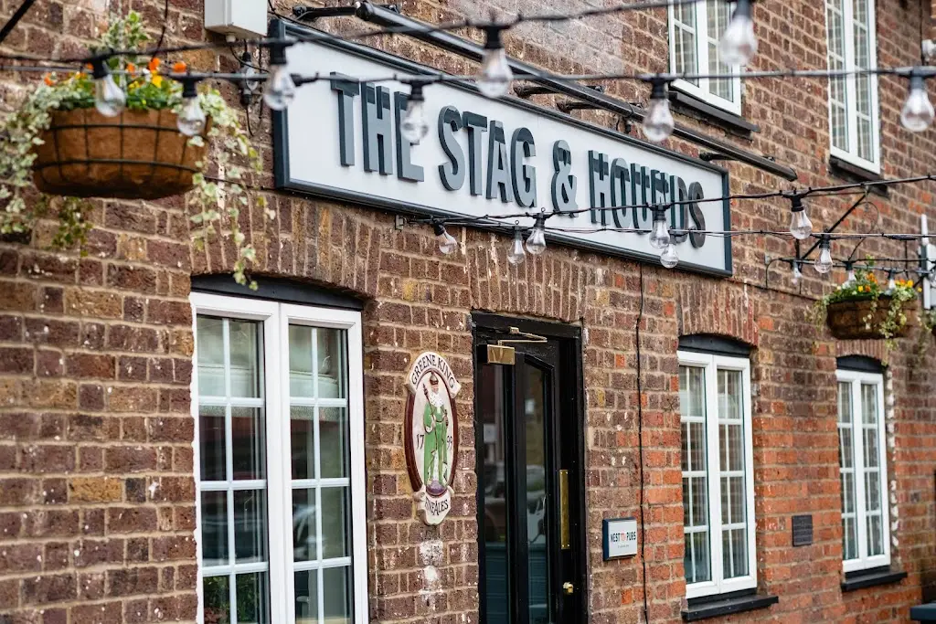 Stag & Hounds restaurant in Farnham Royal