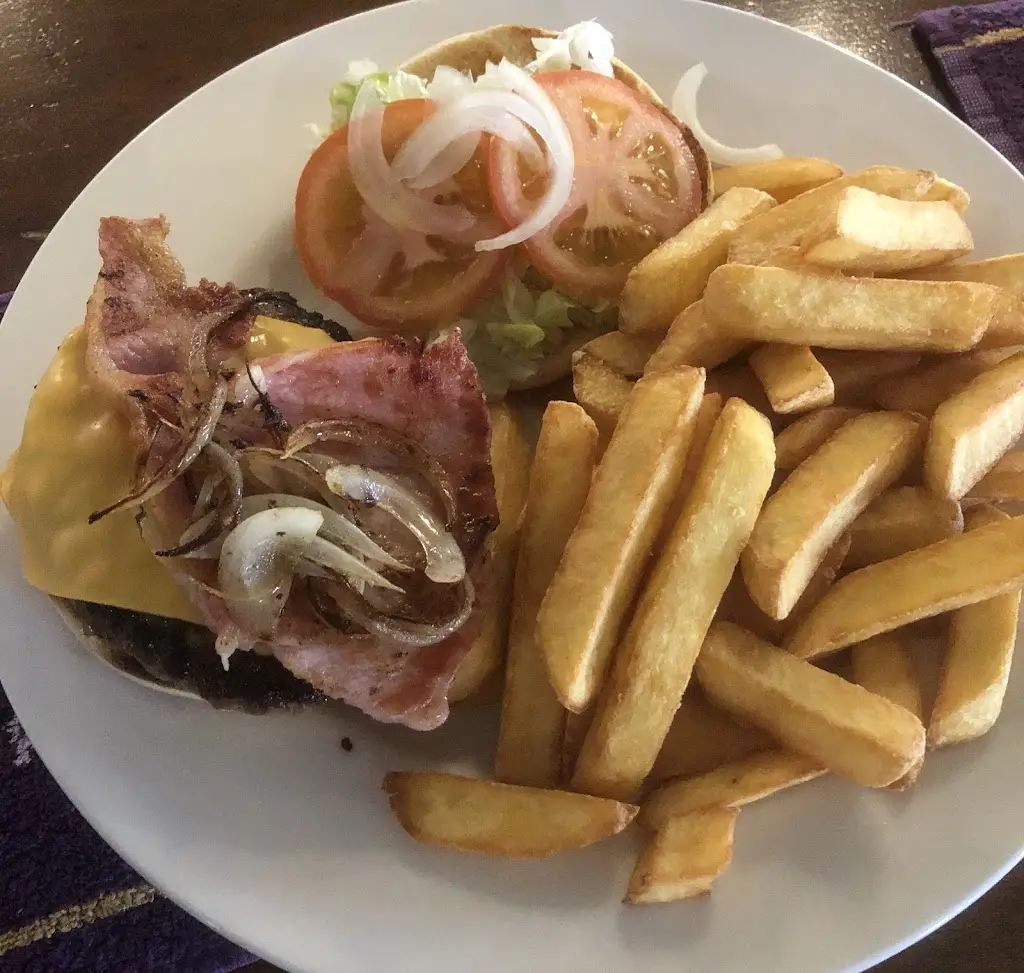 Stag & Hounds_Farnham Royal_slider_image_2