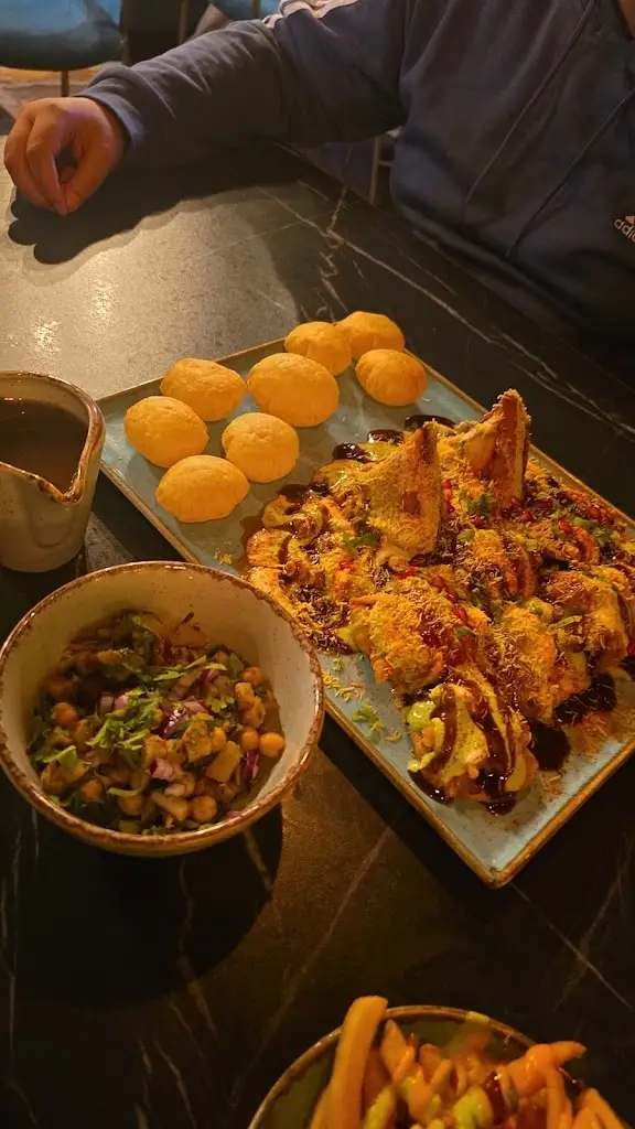 Mashuda Ahmed_Chai Green_Farnham Royal_review