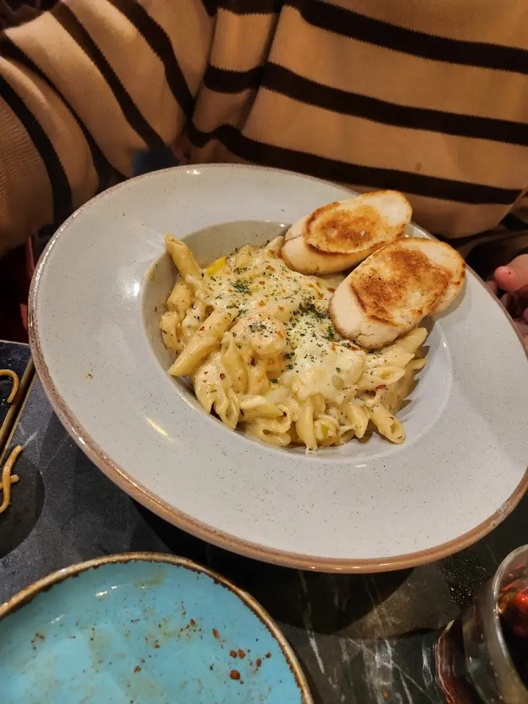 Mughees Abid_Chai Green_Farnham Royal_review