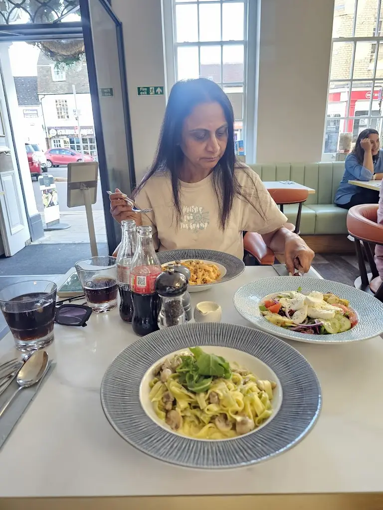 Bijal Shah_Di Rita's at No 2 - The Old Bank_Fenstanton_review