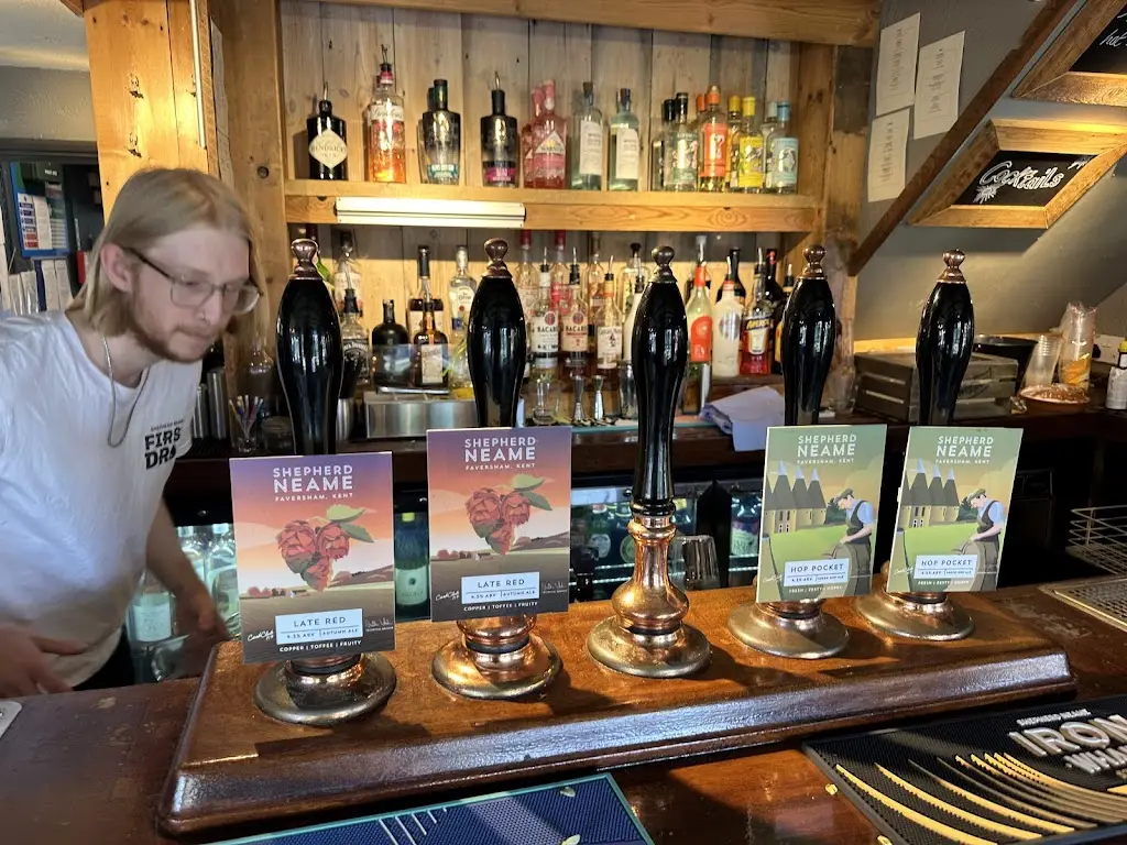 Albion Taverna_Faversham_slider_image_3