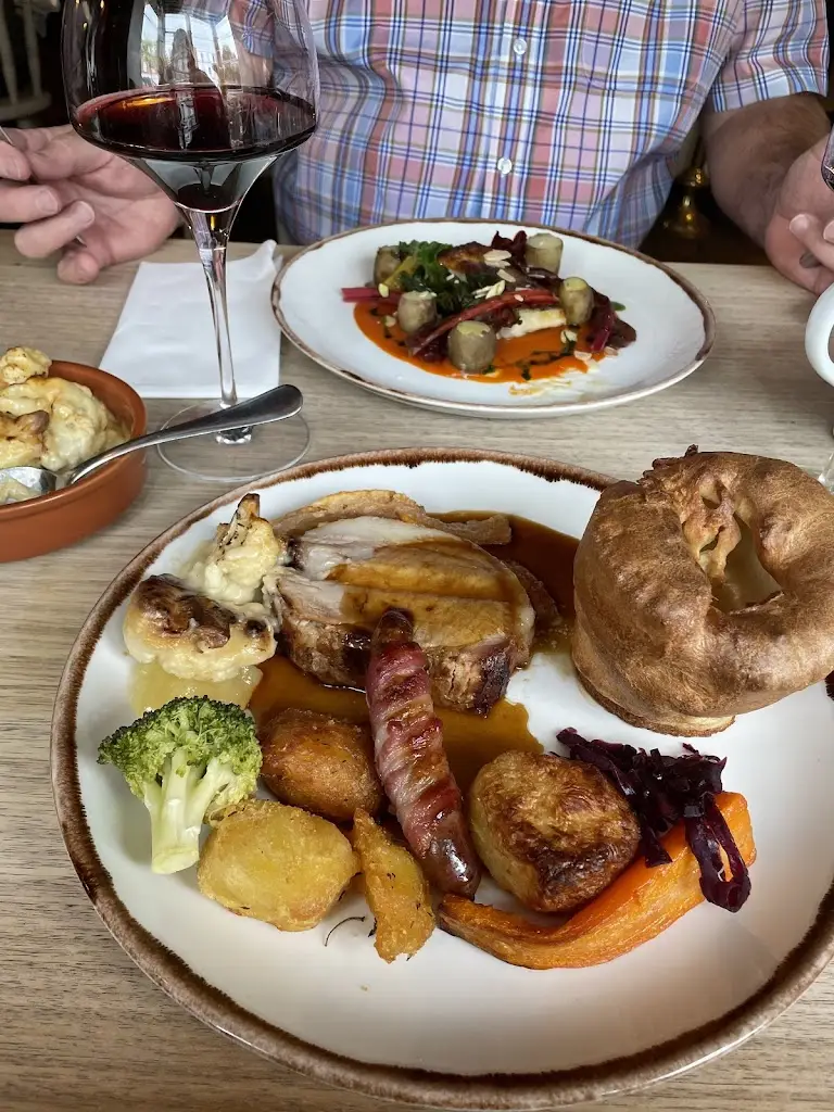 Helen Bassett_The Phoenix Tavern_Faversham_review