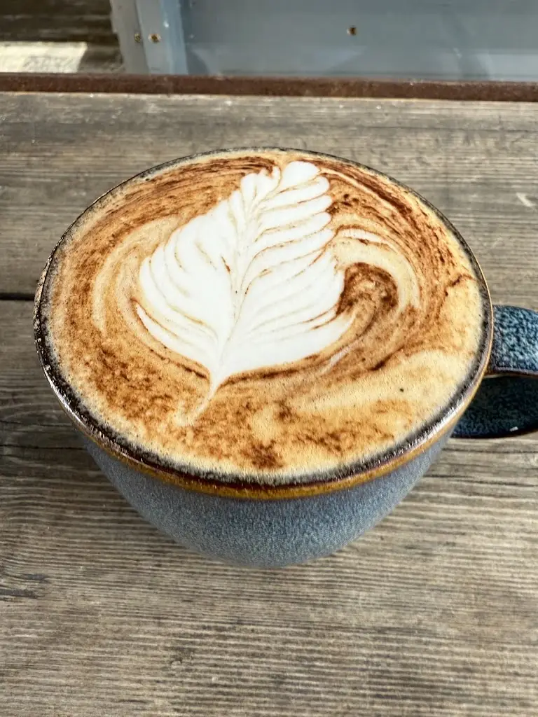 Asith Bolonghe_Jittermugs Coffee Wine and Tapas Bar_Faversham_recensione